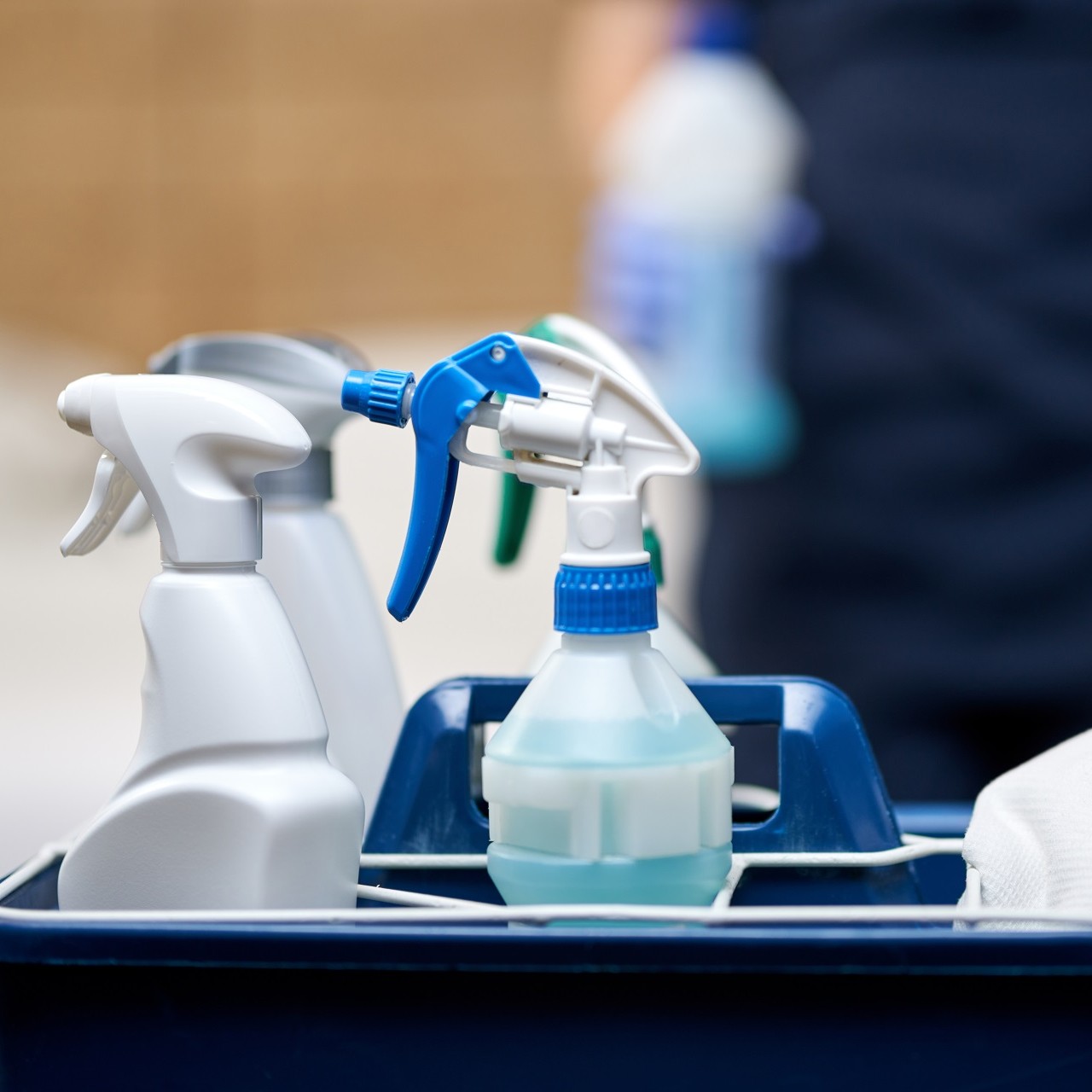 spray-and-cleaning-agent-for-hotel-room-disinfecti-2023-11-27-05-26-17-utc